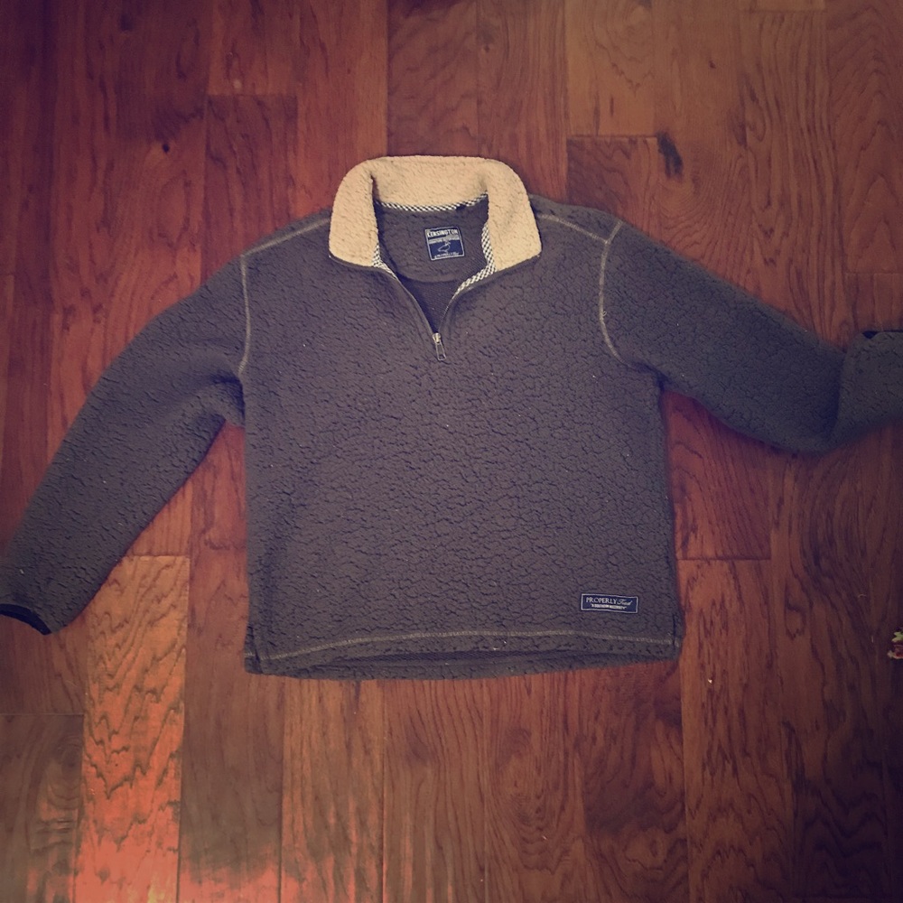 Properly tied Sweatshirt
